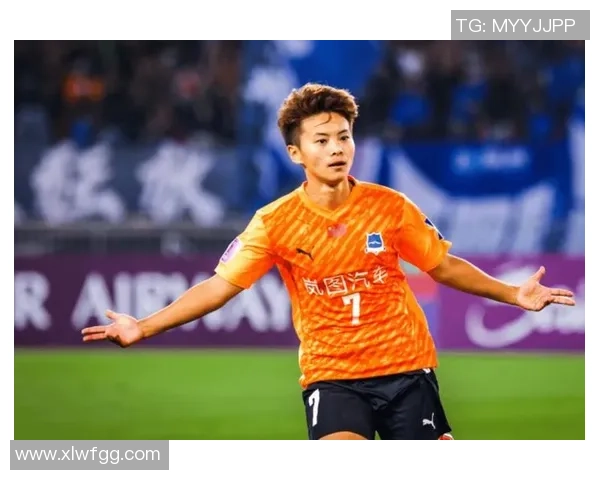 卡王霜:从足球场到时代偶像 女足明星如何塑造自己的传奇之路